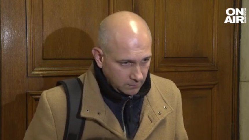 Директорът на Народния театър: Конфликтът е вътрешен, Минеков се опитва да кадрува