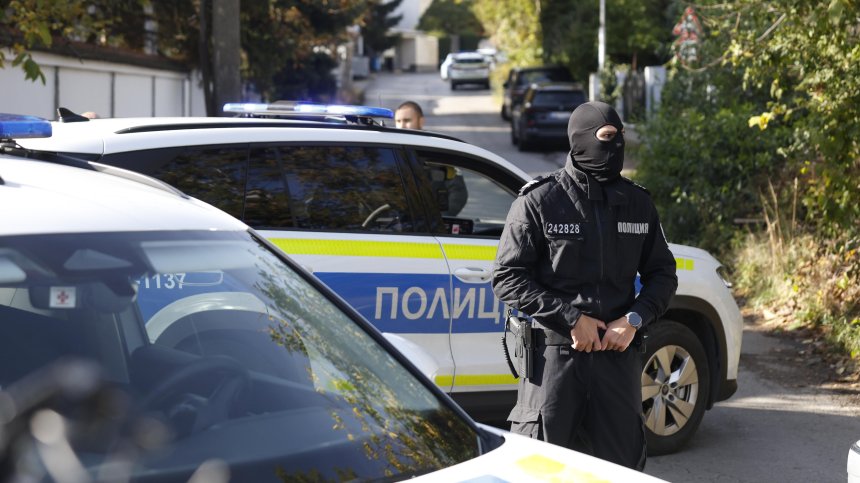 Задържаха трима въоръжени на АМ "Хемус" за убийството на Слави Бинев
