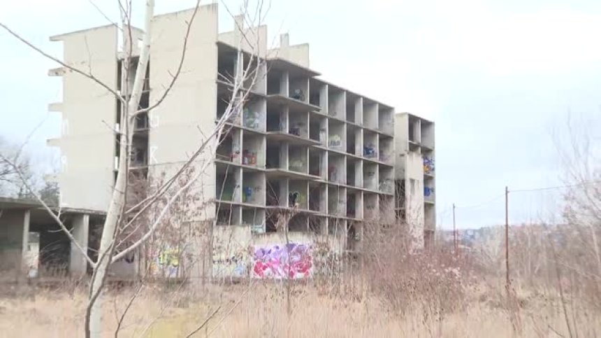 "Търговска лига" заведе дело след решението за спиране на строежа на "Мама и Аз"