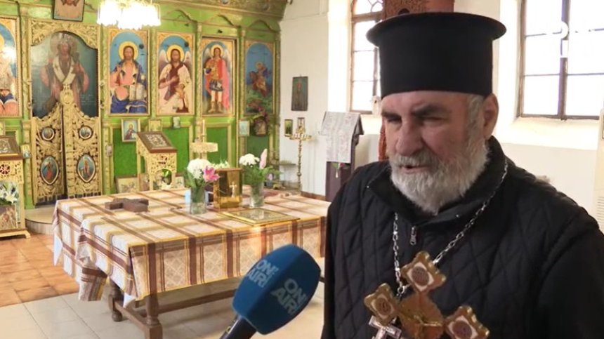 Руска, която живееше във фургон, трогна стотици българи, отец Николай ще я посети лично