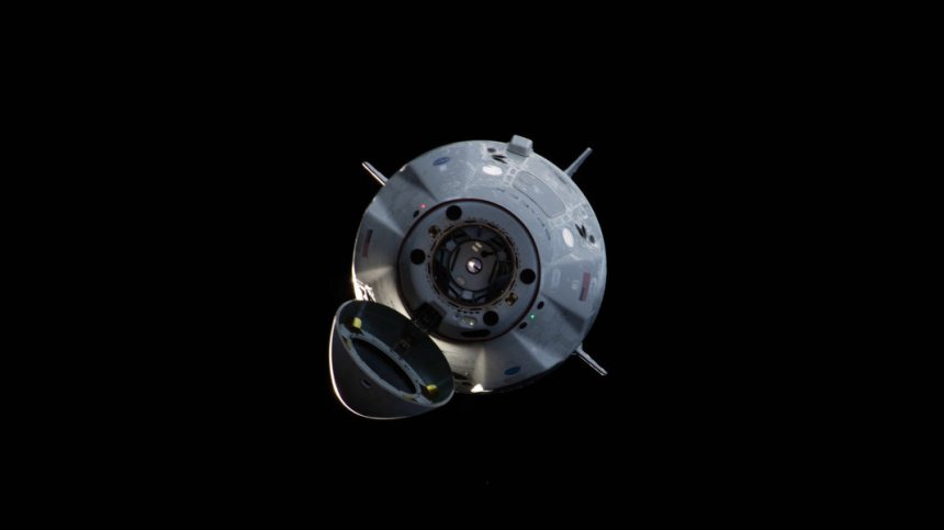 Сред звездите: SpaceX планира първата изцяло цивилна мисия в Космоса