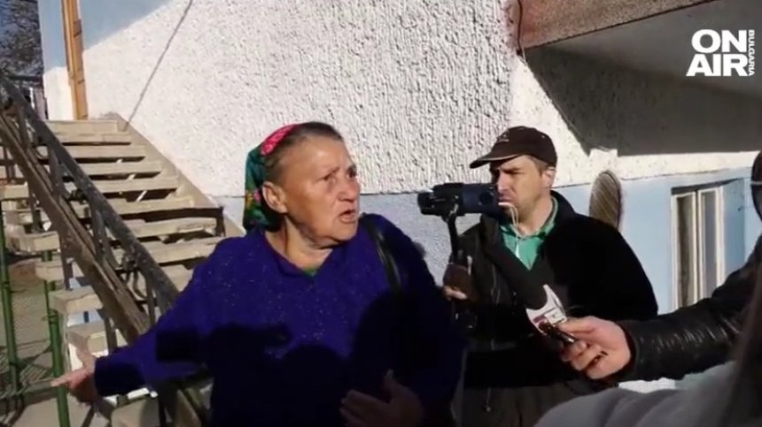 Жители на Глогово на протест: Години наред пием черна вода, водомерът върти от въздух