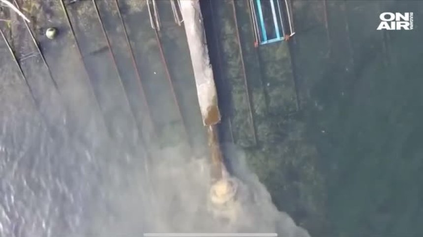 Екозащитници алармират: Отпадни води се изливат в морето край Синеморец