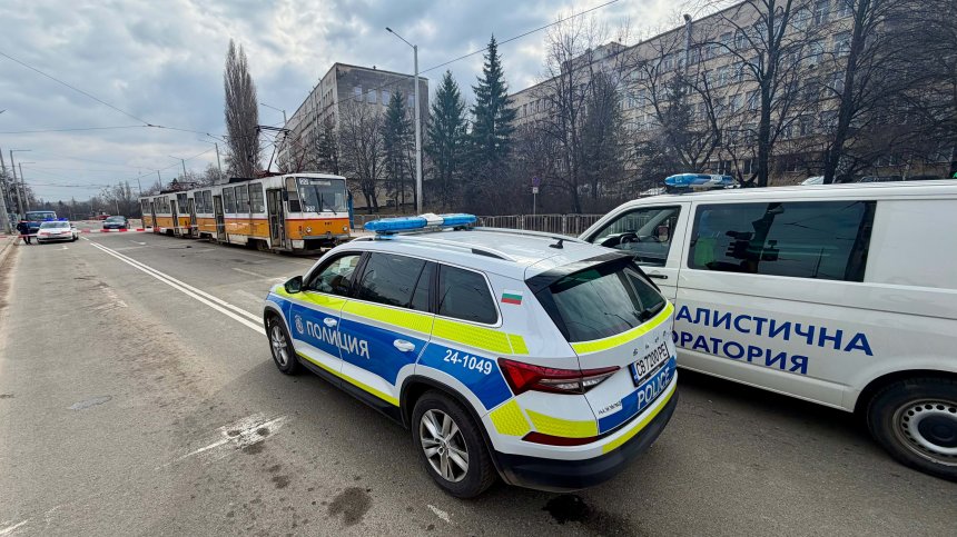 Убит пешеходец, пламнал автомобил и верижна катастрофа в София