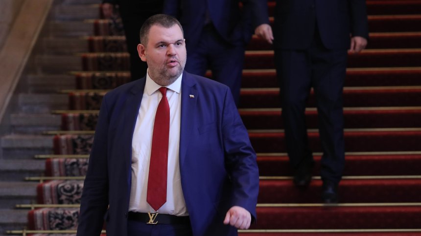 Пеевски: Искате ли да блокирам парламента всеки ден? Никой няма да вземе властта през улицата