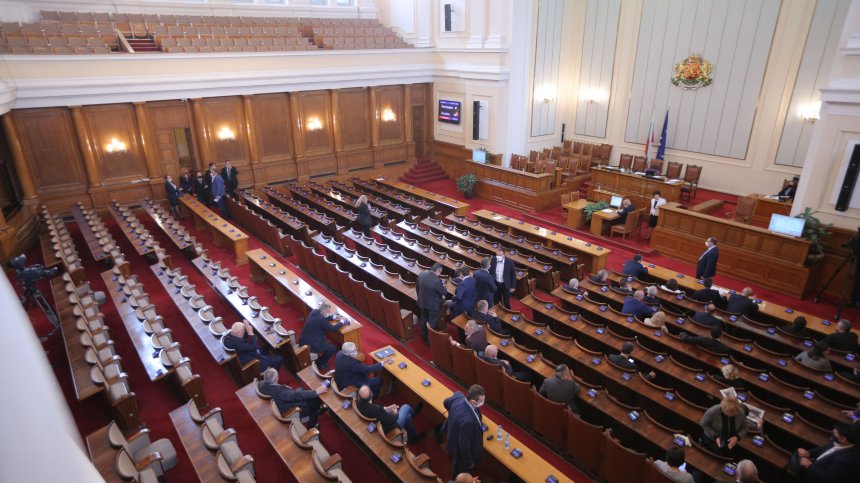 "Малките стават големи": 7 партии влизат в НС, ако изборите са днес