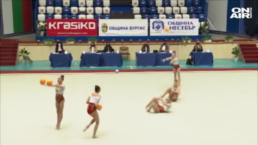 Ансамбълът ни представи за пръв път новите съчетания с бухалки и обръчи