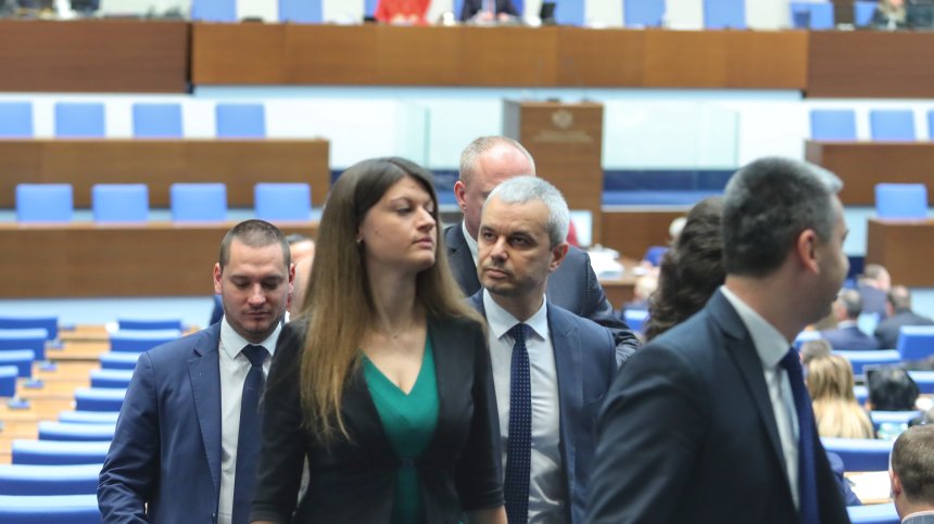 ИТН и "Възраждане" напуснаха пленарната зала, Костадинов към управляващите: Фашисти