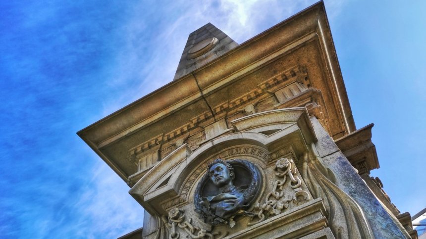 Паметникът на Левски: 125 години почит към Апостола