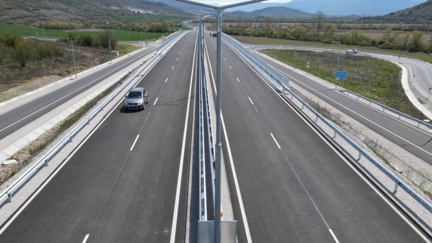 "Бърза писта": Новаков внесе проектозакон за спешно изпълнение на транспортни проекти в България 