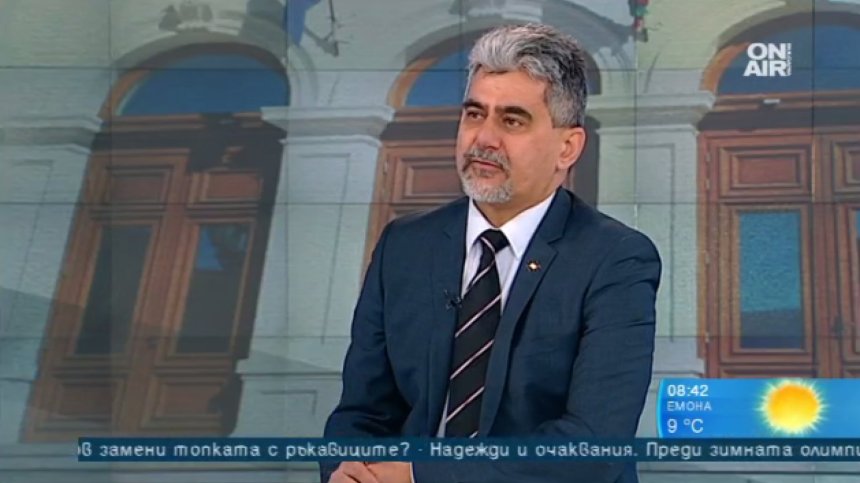 Трети пол, гей бракове... Неприемливо е, настоя доц. Милен Михов