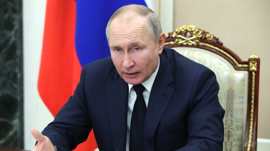 Путин със закон, забраняващ международни договори, противоречащи на Конституцията
