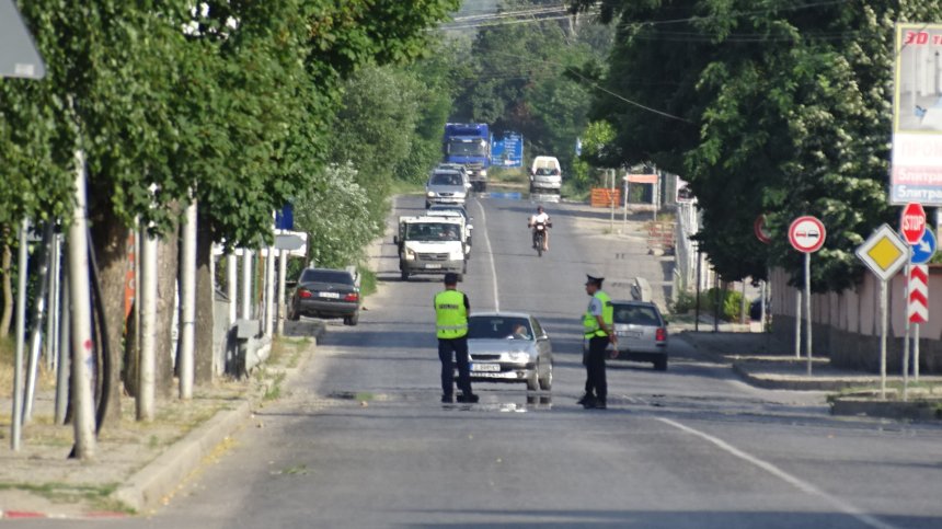 Интензивен трафик, но без сериозни опашки през "Кулата" и "Илинден-Ексохи"