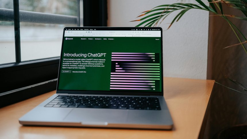 OpenAI хвърля стотици милиарди долари, за да пребори DeepSeek