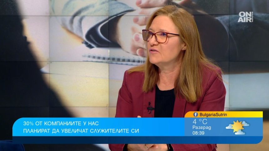 Няма кой да работи: 100 човека излизат от пазара на труда, едва 62-ма могат да ги заместят