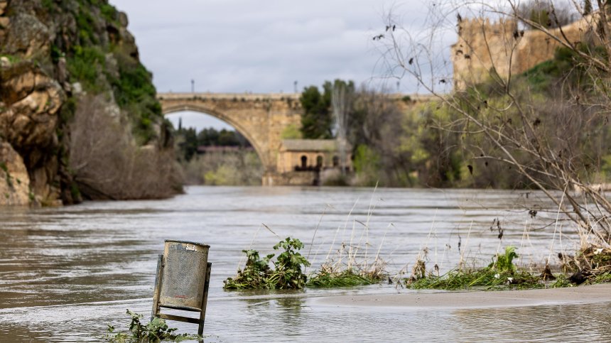 Наводнения и нарушения в транспорта в Испания заради бурята "Лоранс"