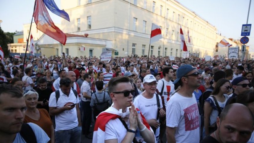Над 200 арестувани на антиправителствените протести в Беларус