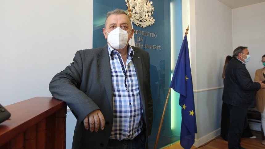 Кантарджиев: Много умират, защото не се ваксинират! Броят на заразените е нереален