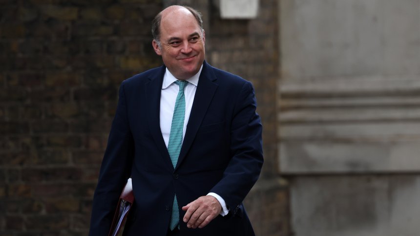 Британският министър на отбраната, подкрепял безрезервно Украйна, хвърли оставка