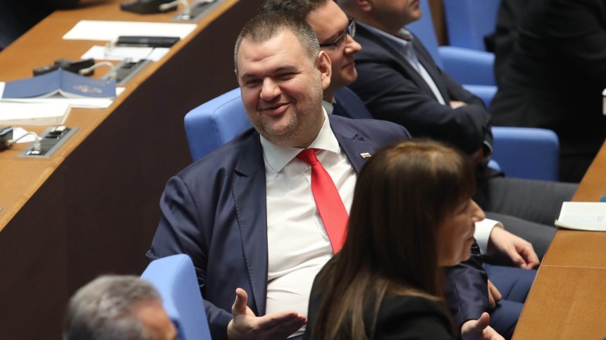 Пеевски: Денков е най-слабият премиер, държах му ръката и му помагах