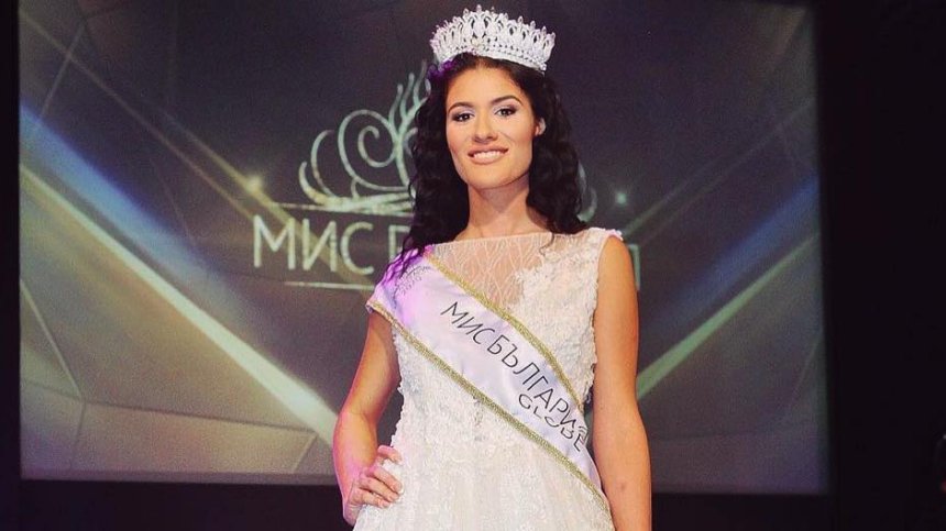 В Италия се прехласнаха по наша футболна съдийка