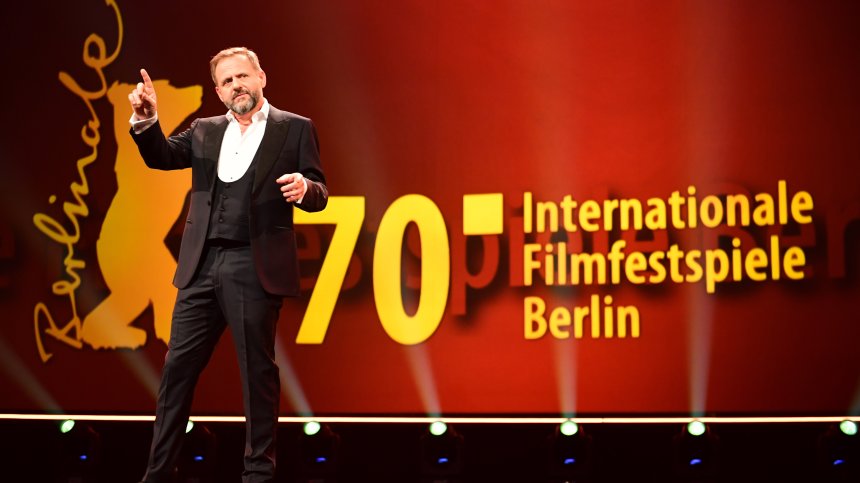 Самюел Финци: Не разбирам изискването да бъда горд с родината си