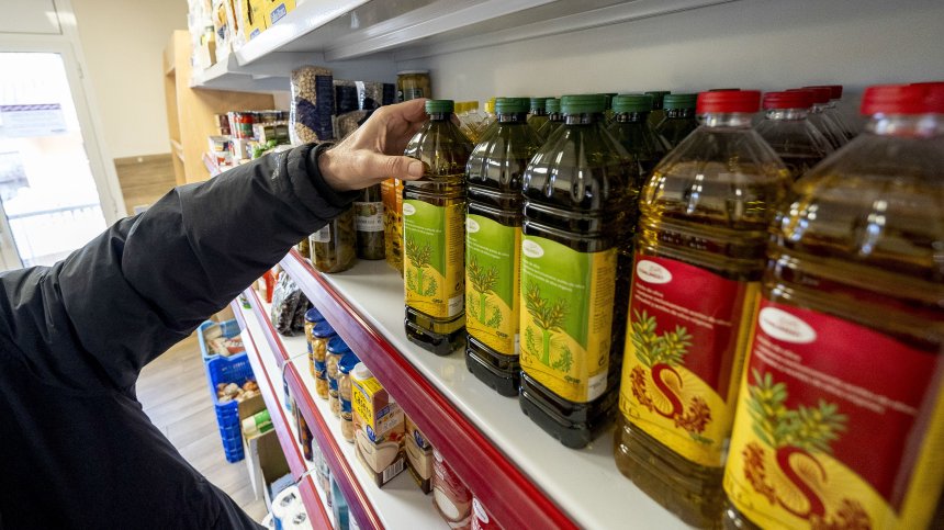 Производители свалят цените на зехтина в Гърция, клиентите в магазините не го усещат