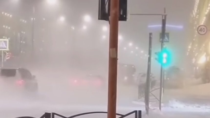 Снежна виелица връхлетя руския град Норилск (+ВИДЕО)