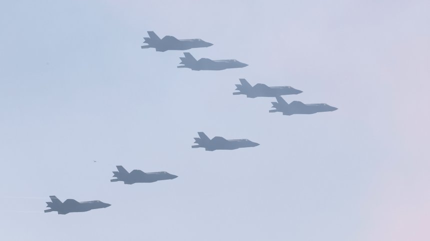 Южнокорейски и американски изтребители проведоха учения след провокацията от КНДР