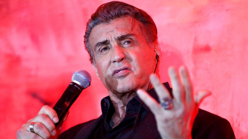 Защо Сталоун влиза в болница по време на снимките на "Роки"?