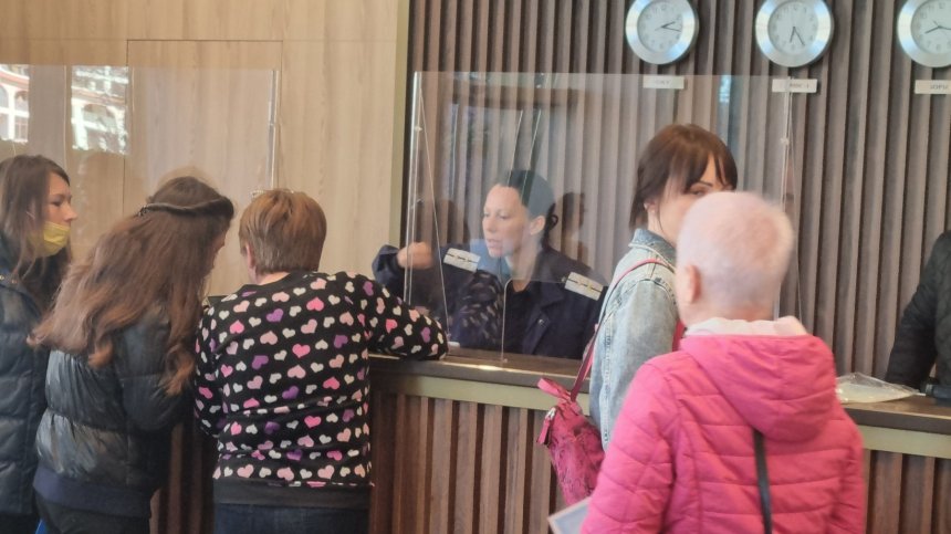 Съдбата на бежанците в хотелите ясна до седмица, мярката няма да се удължи след 31 май