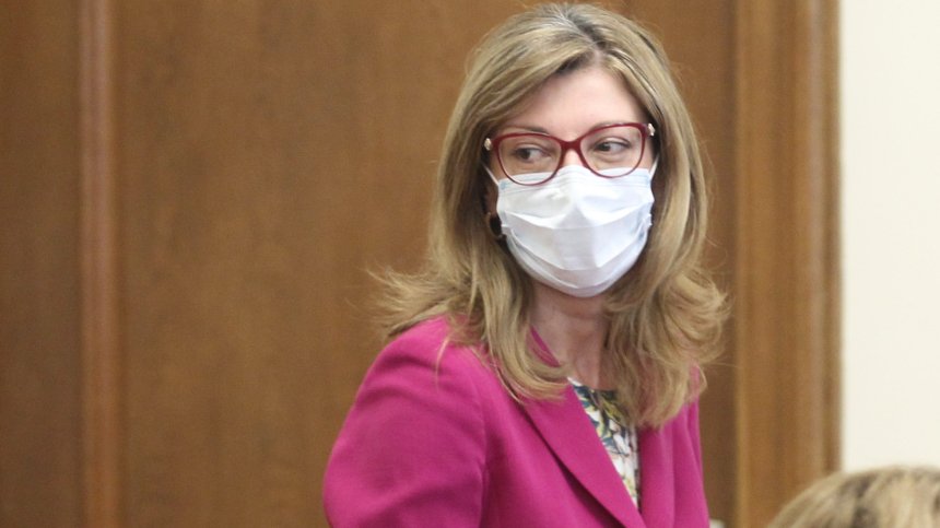 Захариева: България да инициира дебат за общи критерии за свободното придвижване