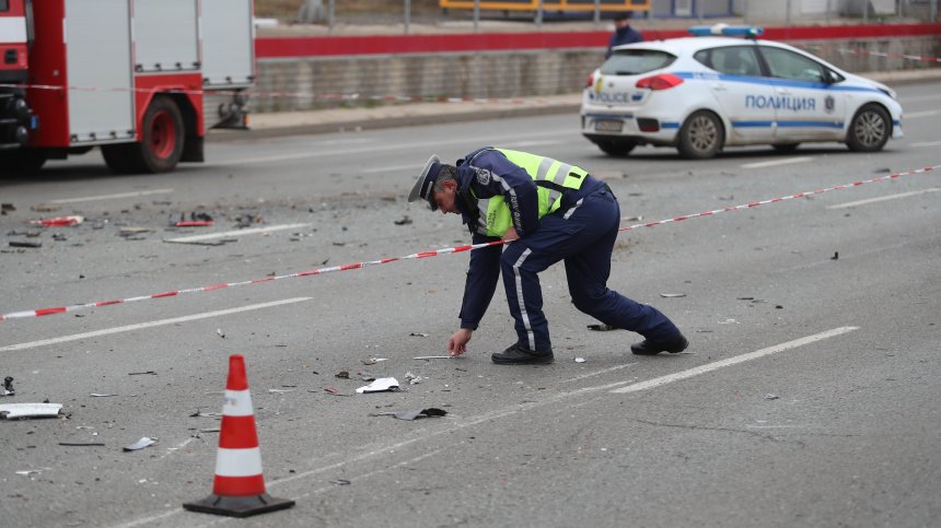 Само за едно денонощие: Двама загинали и 24-ма ранени при 21 тежки катастрофи