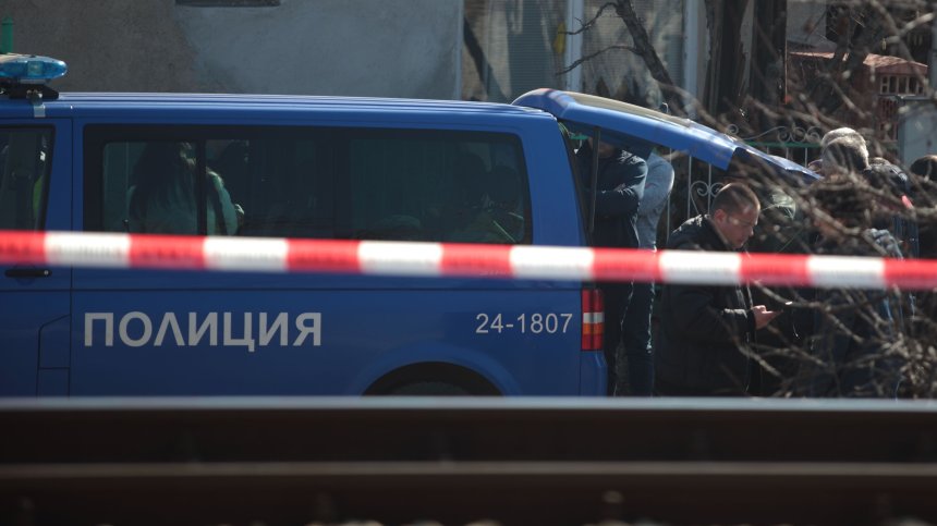 Мъж уби баща си и рани тежко майка си в Сливенско