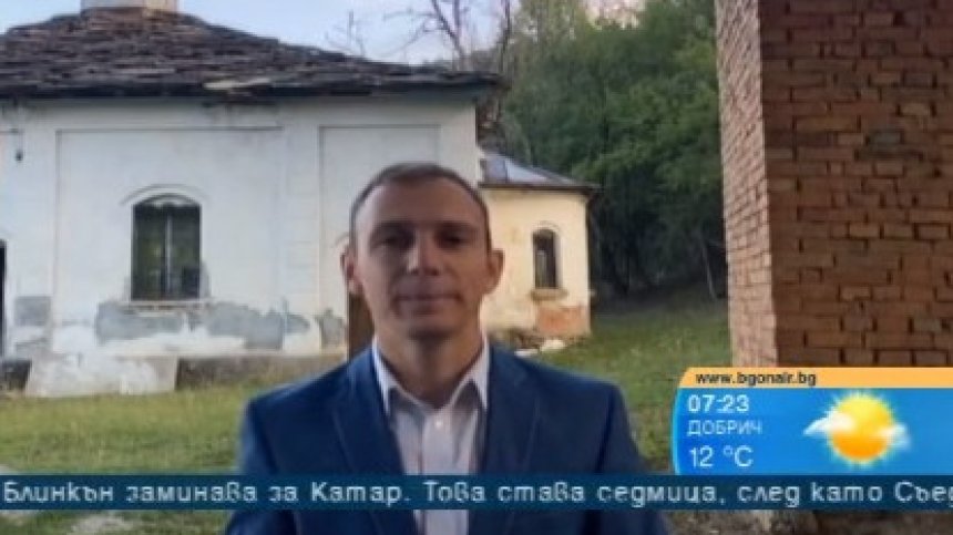 Фотографски проект представя прекършената връзка между човека и храма