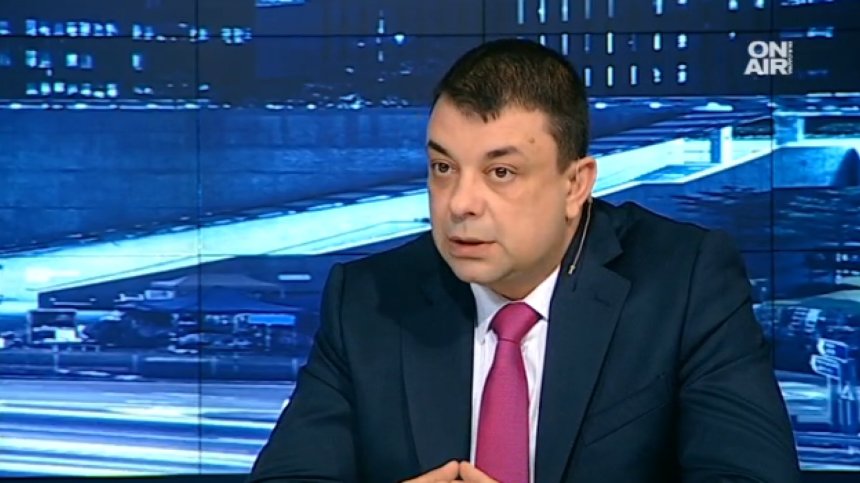 Демокрацията трябва да работи за всички, отсече патриот