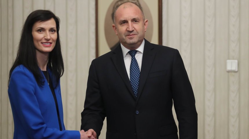 Румен Радев започва консултации за връчване на мандат за правителство