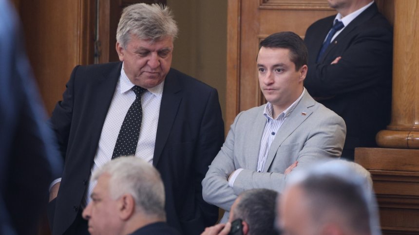 Божанков: "Възраждане" отказаха да гласуват, решението за Пеевски мина