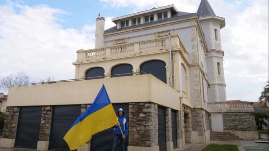"Превзеха" вила на Путин във Франция, правят я дом за украински бежанци (ВИДЕО)