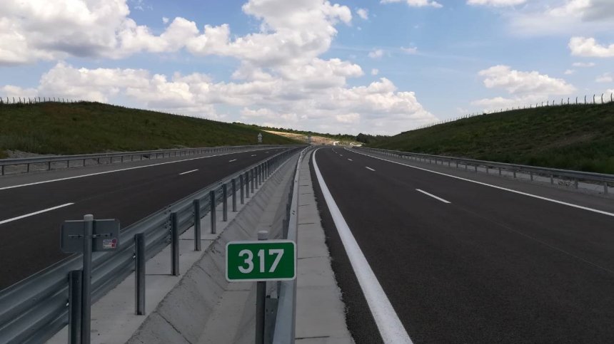 Изпитват на трасето на АМ "Хемус", ограничават движението преди София