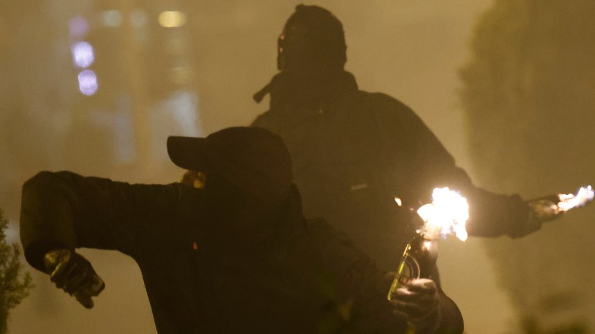 Двама руснаци получиха по 19 г. затвор за тероризъм след протест срещу мобилизацията