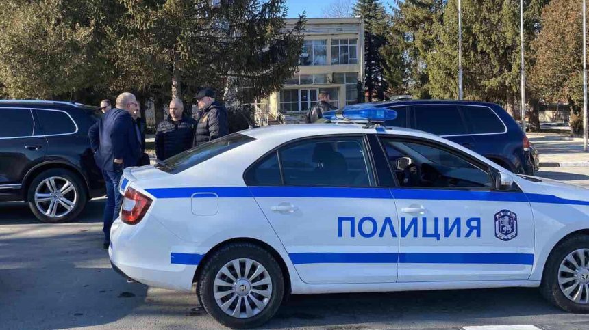 Мъжът, опитал се да обере банка във Варна, е бил пиян, задържан е за 72 ч.