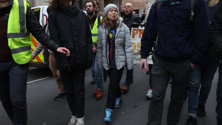 Във Великобритания повдигнаха обвинения срещу Грета Тунберг