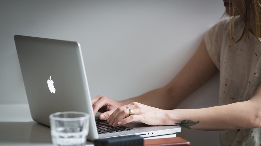 Работата на бюро по 8 часа дневно крие рискове за здравето