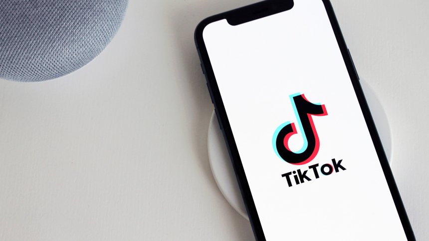 Жена от Търново опита да се самоубие на живо в TikTok след любовна измама