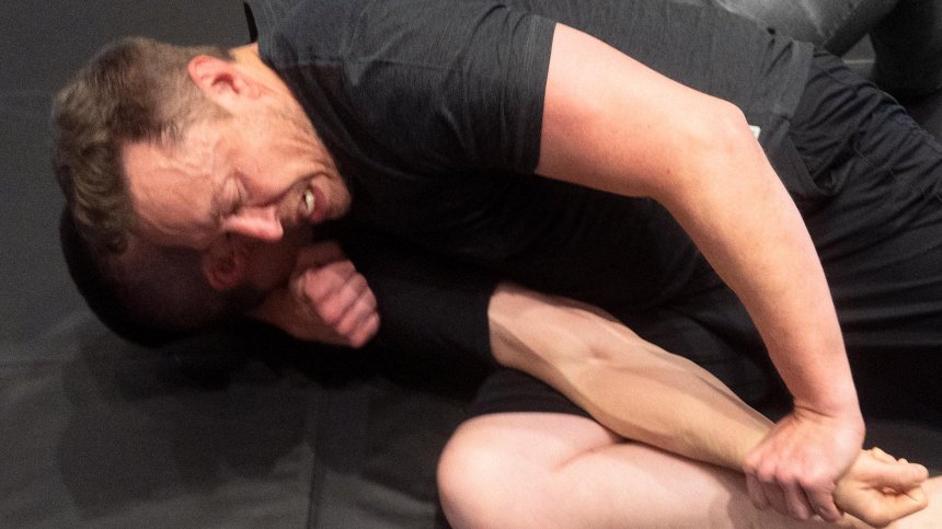 Мъск се готви все по-усилено за мача със Зукърбърг. В клетка ли ще се бият?