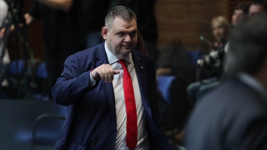 Делян Пеевски определи вота на недоверие като "загуба на време"