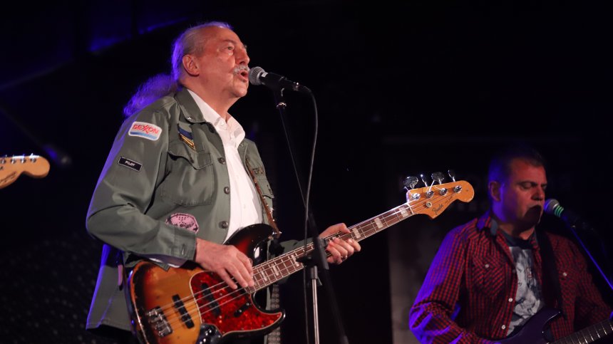 Паметна плоча увековечава Кирил Маричков пред дома му в София