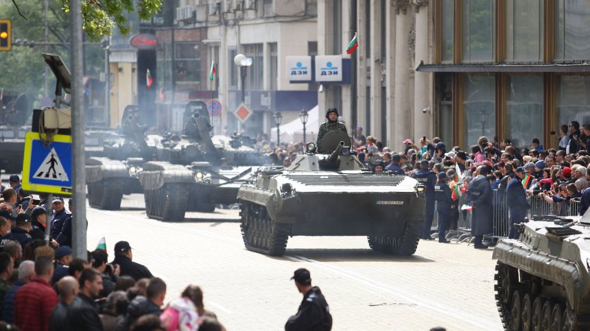 Започва придвижването на военна техника към София по случай 6 май