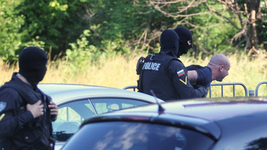 Извънредно! Отряд "Кобра" участва в задържането на опасен наркодилър в София